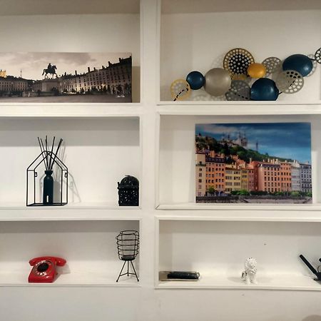 Appartamento Le Petit Cocon - Parking Prive - Lyon Sud Vénissieux Esterno foto