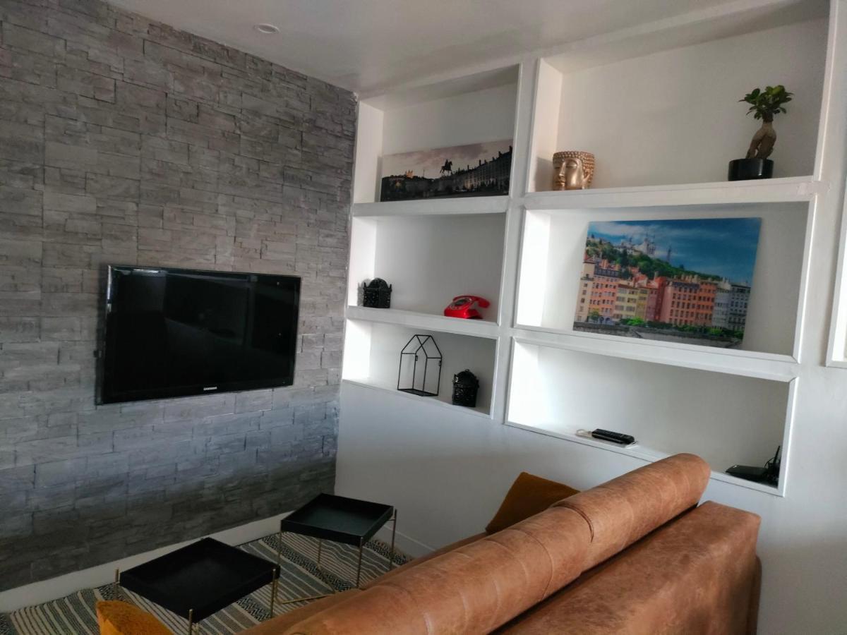Appartamento Le Petit Cocon - Parking Prive - Lyon Sud Vénissieux Esterno foto