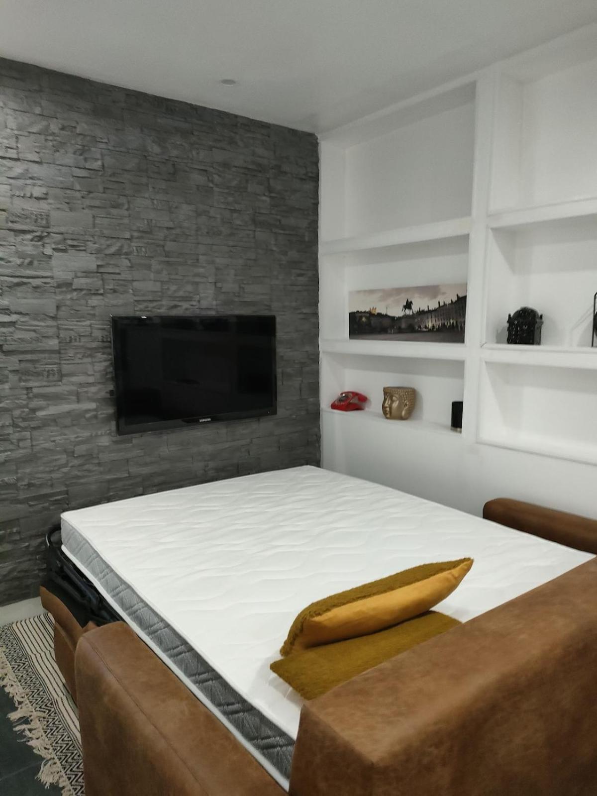 Appartamento Le Petit Cocon - Parking Prive - Lyon Sud Vénissieux Esterno foto