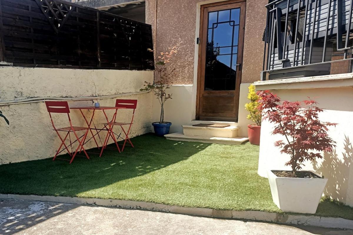Appartamento Le Petit Cocon - Parking Prive - Lyon Sud Vénissieux Esterno foto